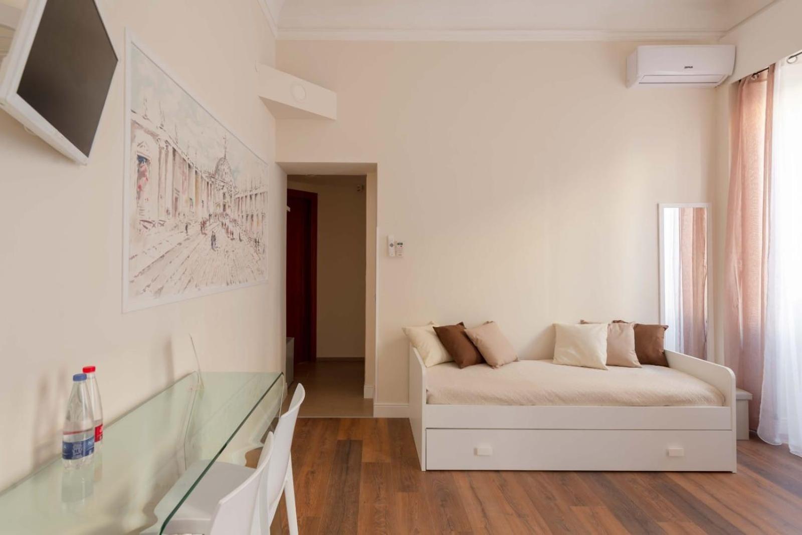 Clavdia Flat Hotel Rome Bagian luar foto